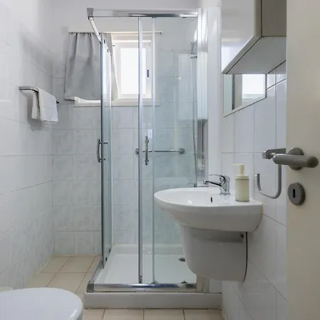 Tyris - 1 Bedroom & Balcony In *