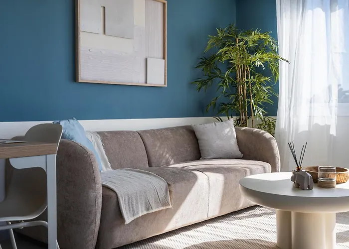 Tyris - 1 Bedroom & Balcony In Апартаменти *