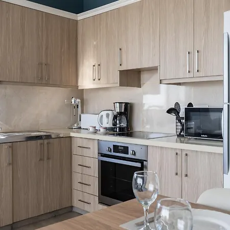 Apartment Tyris - 1 Bedroom & Balcony In