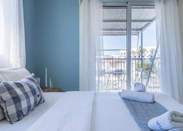 Tyris - 1 Bedroom & Balcony In