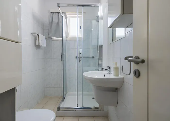 Tyris - 1 Bedroom & Balcony In *